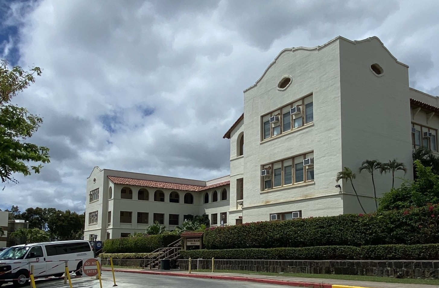 Saint Louis School